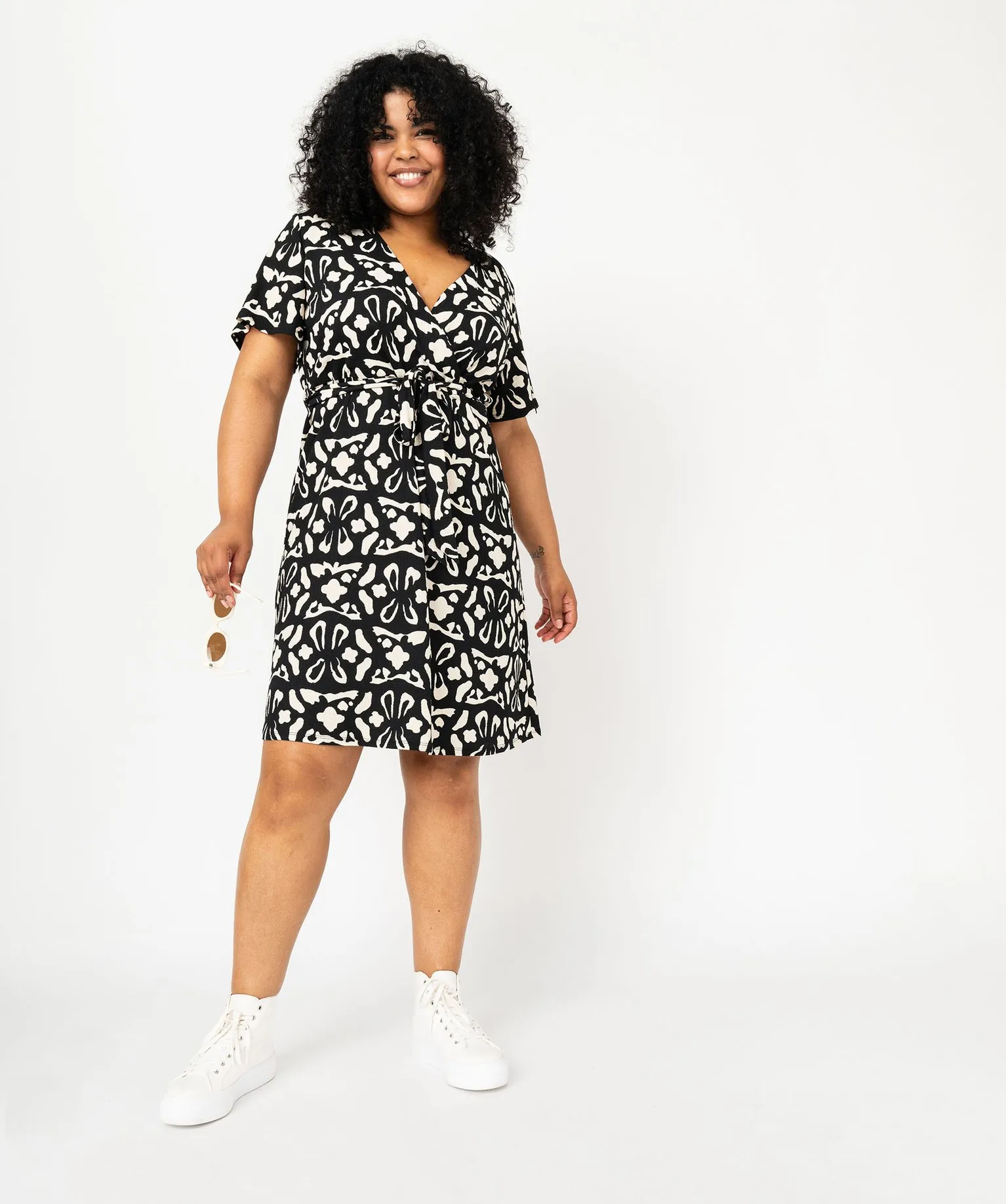 Robe cache-cœur manches courtes à ceinture femme grande taille noir